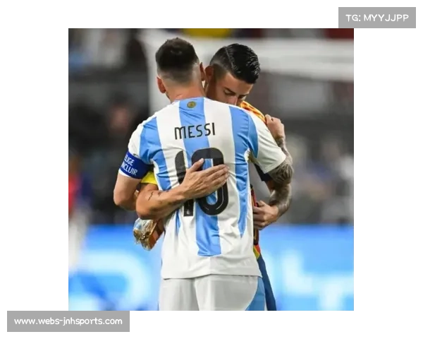 梅西替补席凝视美洲杯奖杯，赛后与迪马利亚相拥落泪的欧冠联想